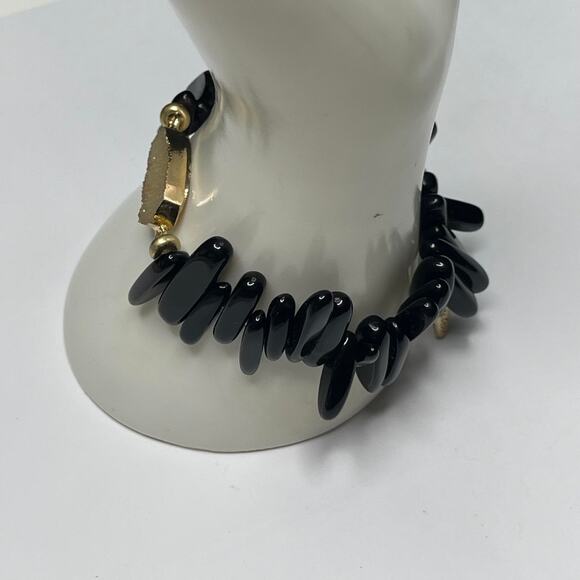 Plunder bracelet black beads in gold tone setting stretch style costume jewelry - Picture 3 of 12